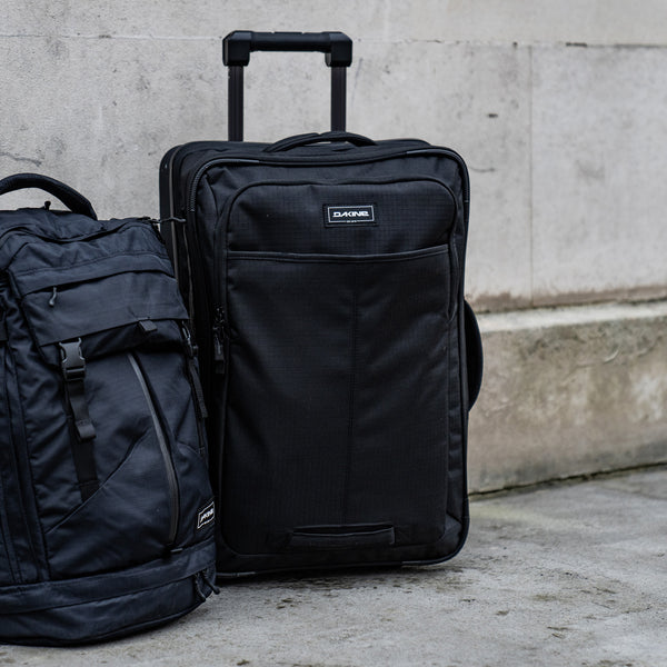 dakine men's carry on roller 40 l travel bag Status Roller Bag +42L