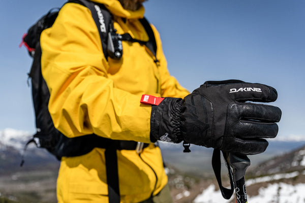 Team Fillmore GORE-TEX Short Glove - Karl Fostvedt – Dakine