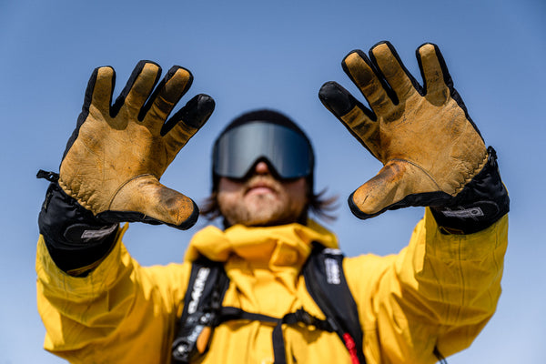 Team Fillmore GORE-TEX Short Glove - Karl Fostvedt – Dakine