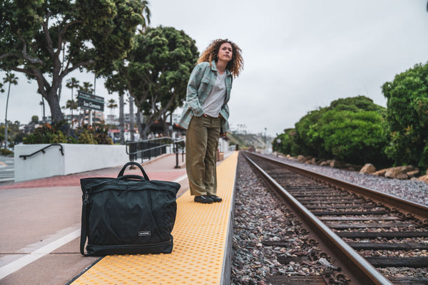 ティート Verge Weekender Tote 34L - Black Ripstop – Dakine