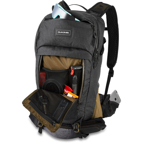 Dakine Seeker 18L Bike Hydration Backpack - Main Image