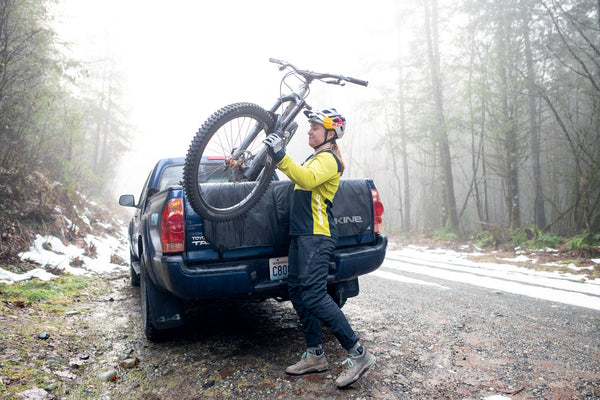 Dakine bike wear 2025