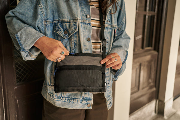 crossbody bag for traveling Dakine Travel Crossbody Bag in Night Tropical
